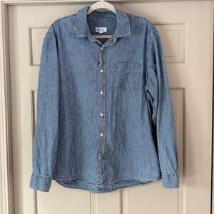 GAP Chambray Button Down Shirt Men’s XL 100% Cotton Blue Casual